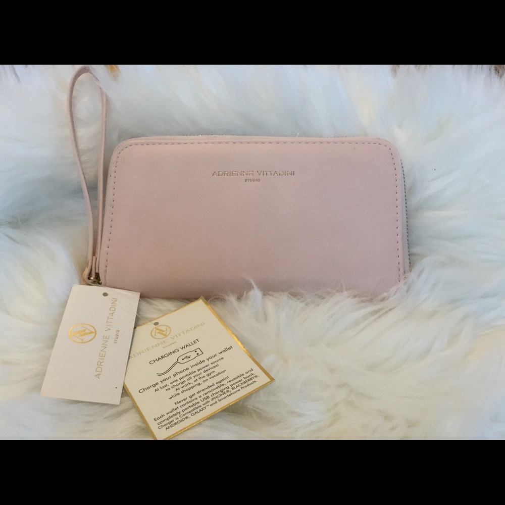 🌸Cell Phone Charging Wallet by Adrienne Vittadini